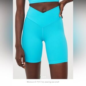 Green (not blue) OFFLINE By Aerie Real Me Crossover v waist 7" Bike Shorts short